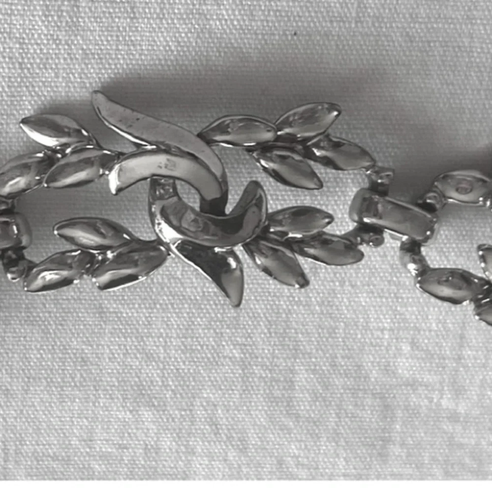 Vintage Coro Silver Tone Choker Style Necklace Signed Leaves Design